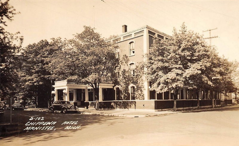 Chippewa Hotel (Hotel Chippewa) - Vintage Postcard (newer photo)